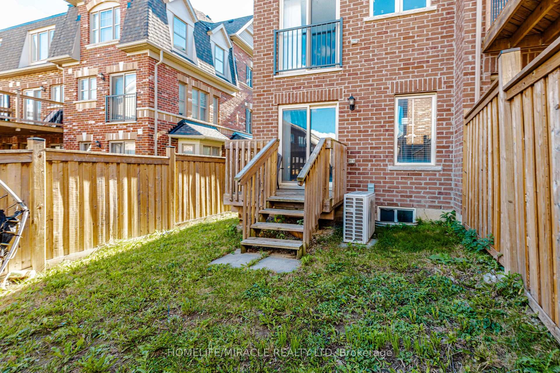 Photo 47 of 45 Padbury Trail, Brampton, Northwest Brampton — HOMEH