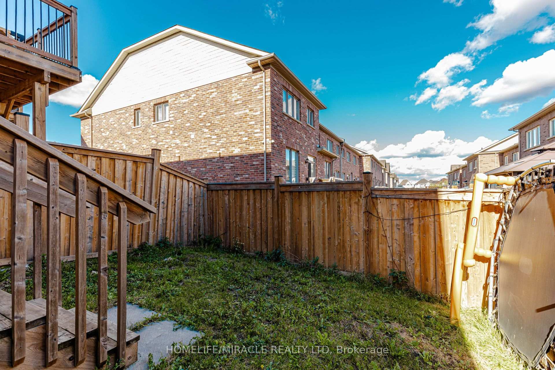 Photo 48 of 45 Padbury Trail, Brampton, Northwest Brampton — HOMEH