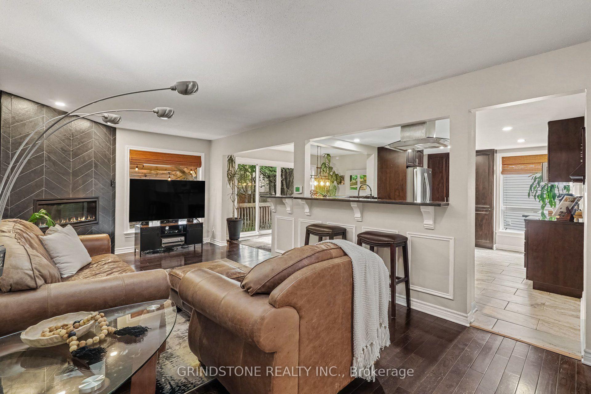 Photo 5 of 32 Rosegarden Crescent, Ottawa, Hunt Club Park/Greenboro — HOMEH