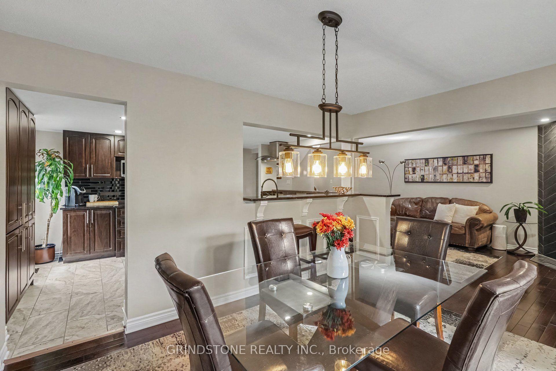 Photo 10 of 32 Rosegarden Crescent, Ottawa, Hunt Club Park/Greenboro — HOMEH