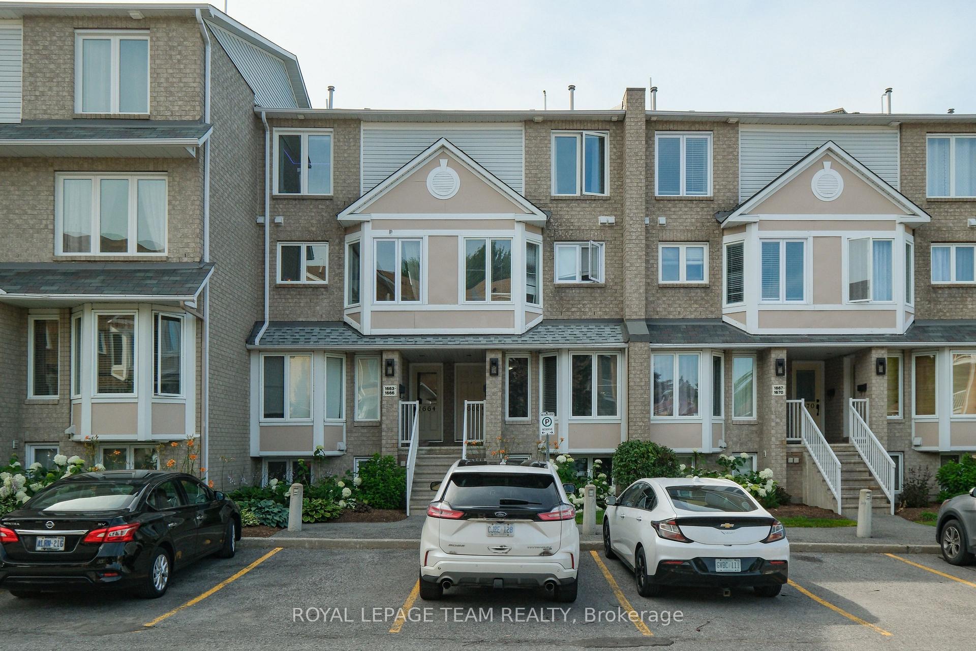 Photo 2 of 1665 Locksley Lane, Ottawa, Beaconwood — HOMEH