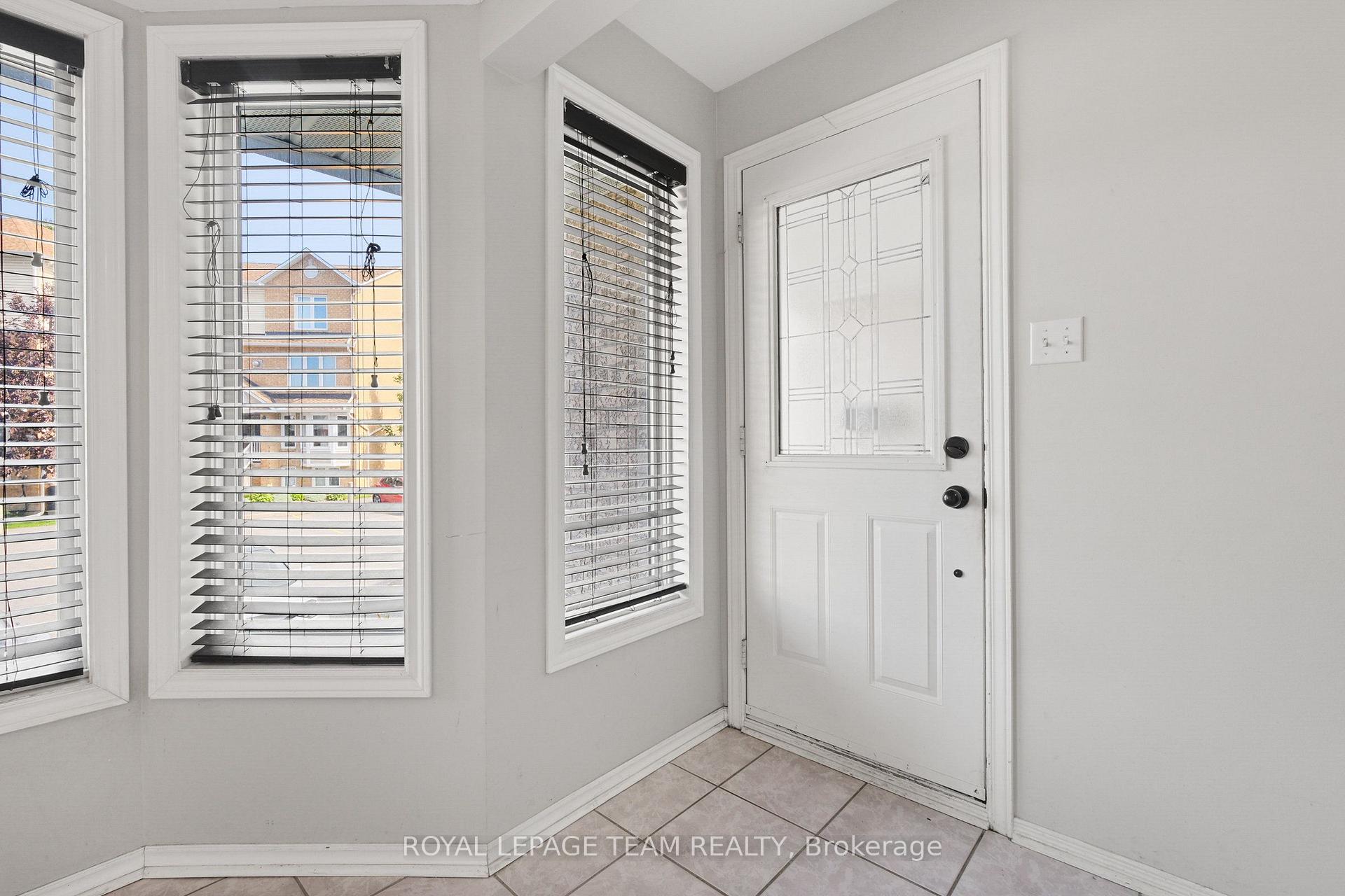 Photo 7 of 1665 Locksley Lane, Ottawa, Beaconwood — HOMEH