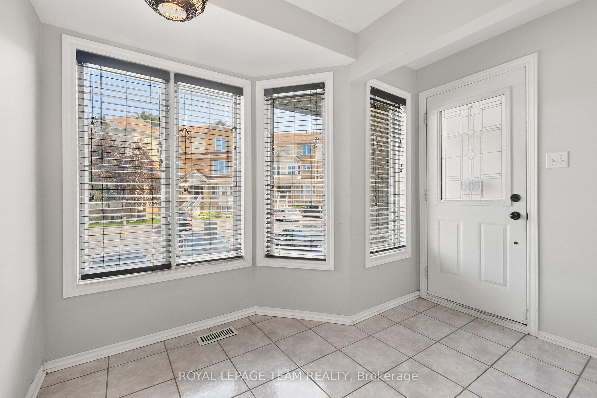 Photo 9 of 1665 Locksley Lane, Ottawa, Beaconwood — HOMEH