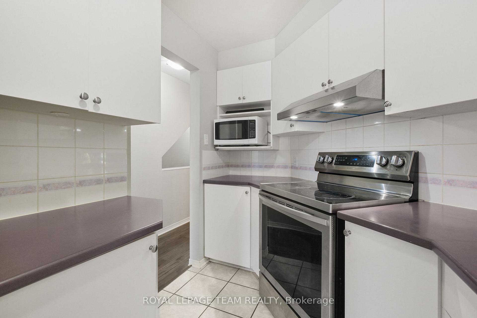 Photo 12 of 1665 Locksley Lane, Ottawa, Beaconwood — HOMEH