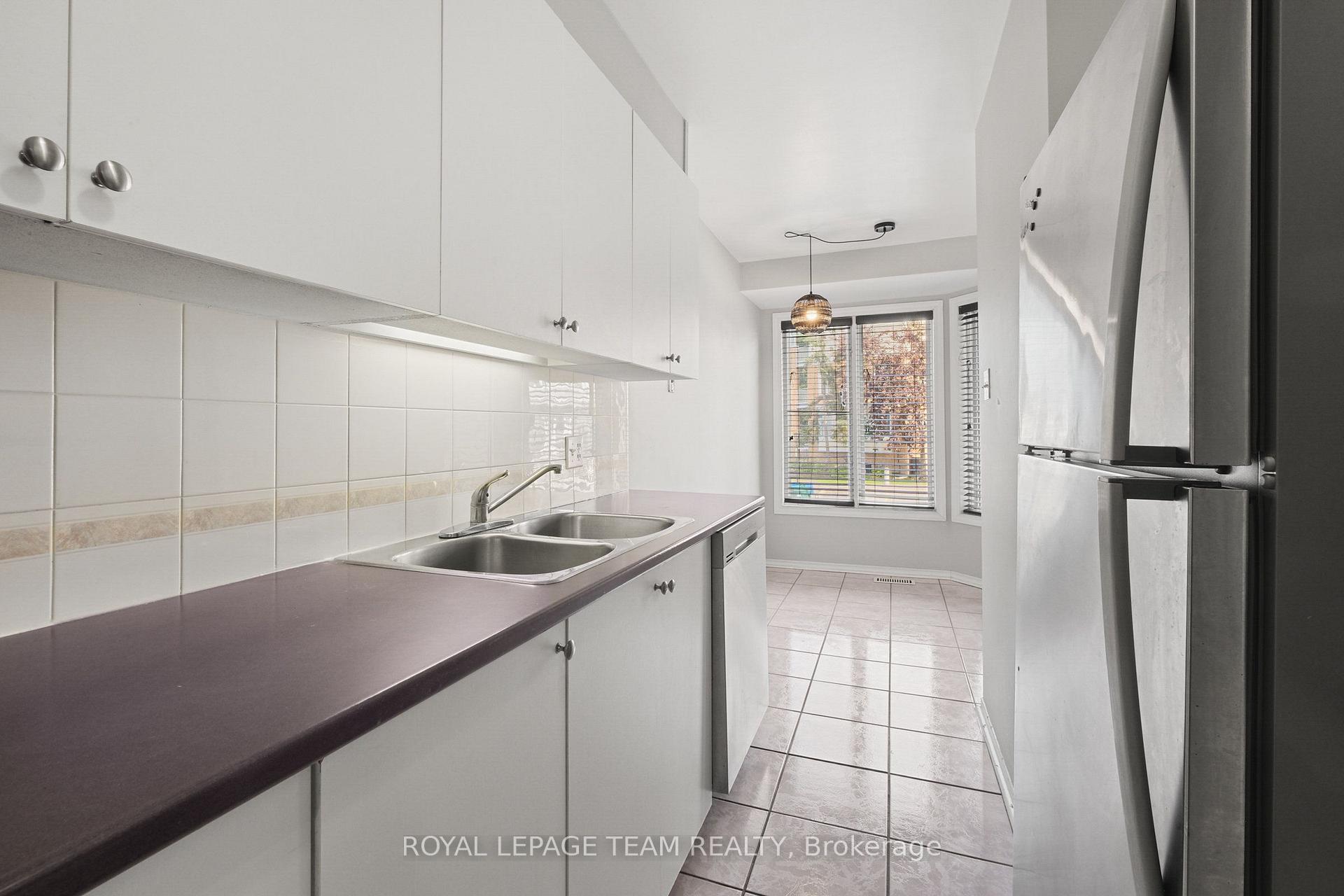 Photo 13 of 1665 Locksley Lane, Ottawa, Beaconwood — HOMEH