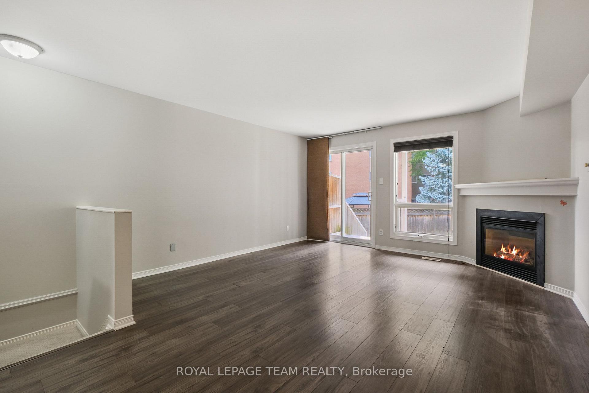 Photo 16 of 1665 Locksley Lane, Ottawa, Beaconwood — HOMEH