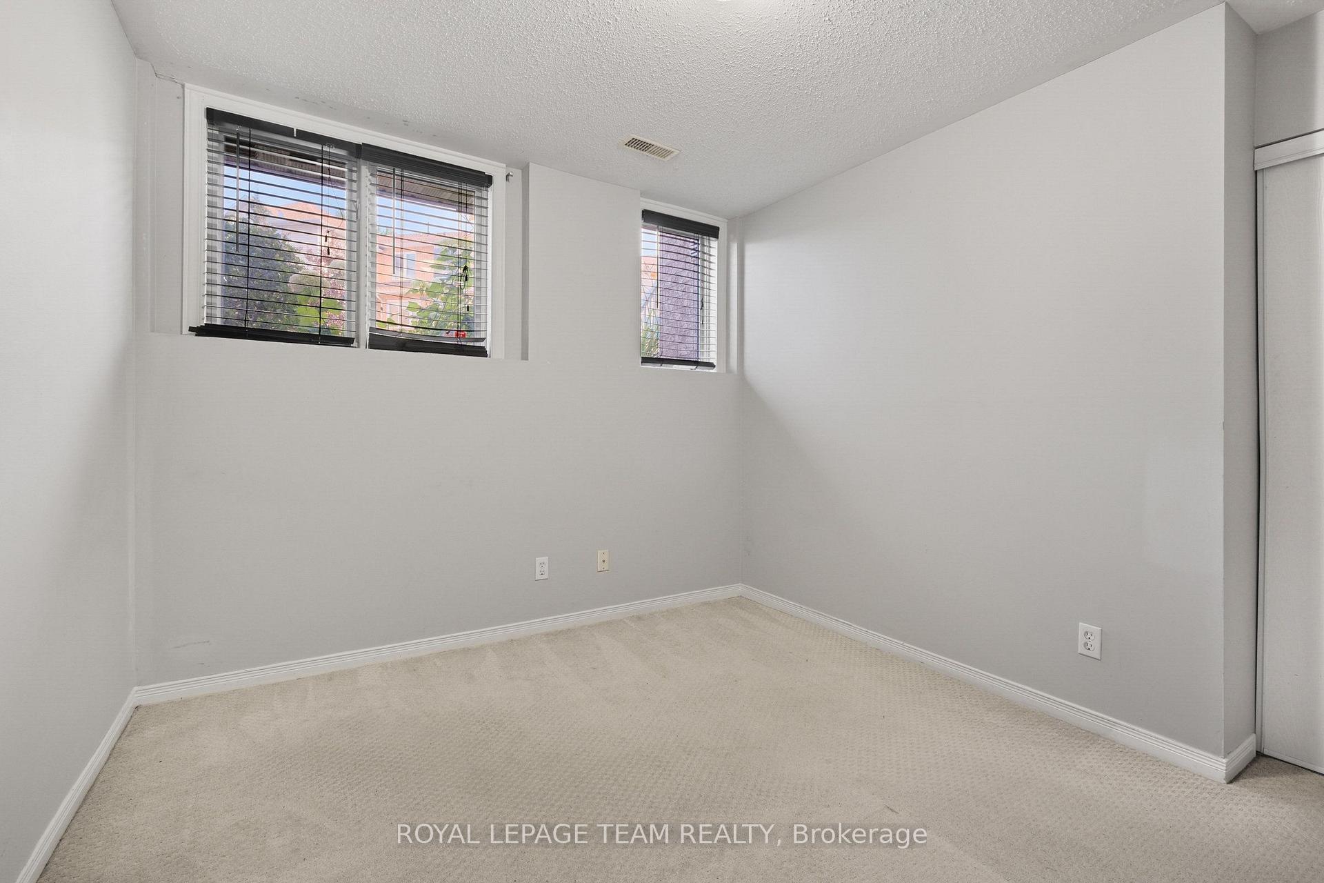 Photo 23 of 1665 Locksley Lane, Ottawa, Beaconwood — HOMEH