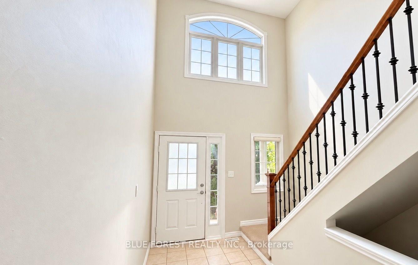Photo 3 of 3224 Meadowgate Boulevard, London, South U — HOMEH