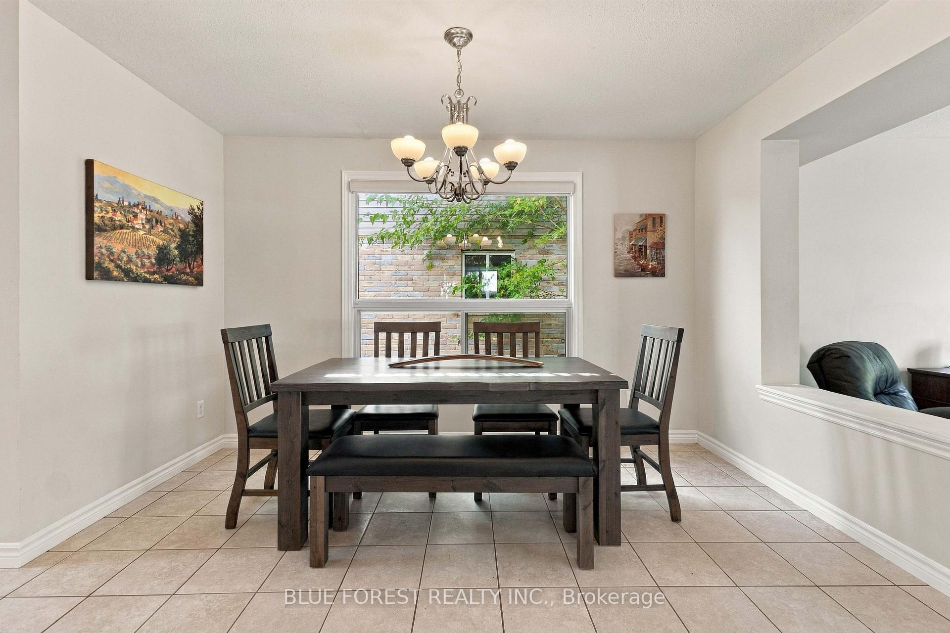 Photo 4 of 3224 Meadowgate Boulevard, London, South U — HOMEH