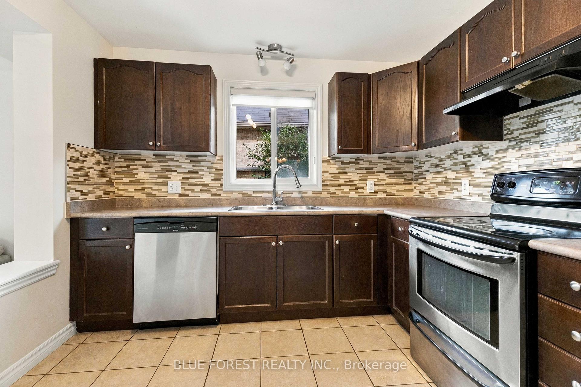 Photo 8 of 3224 Meadowgate Boulevard, London, South U — HOMEH