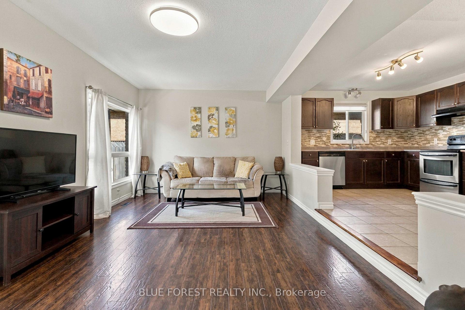 Photo 10 of 3224 Meadowgate Boulevard, London, South U — HOMEH