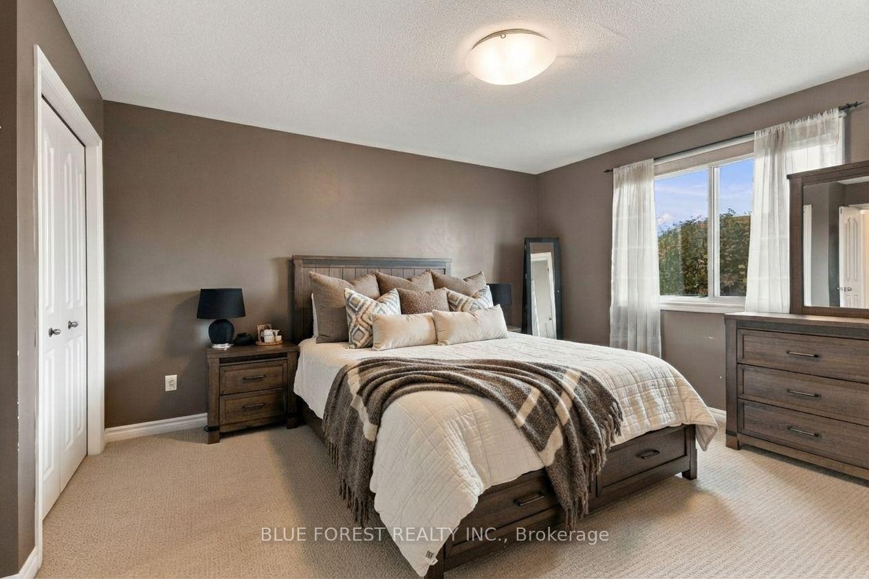 Photo 16 of 3224 Meadowgate Boulevard, London, South U — HOMEH