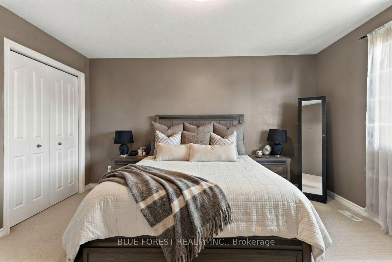Photo 17 of 3224 Meadowgate Boulevard, London, South U — HOMEH