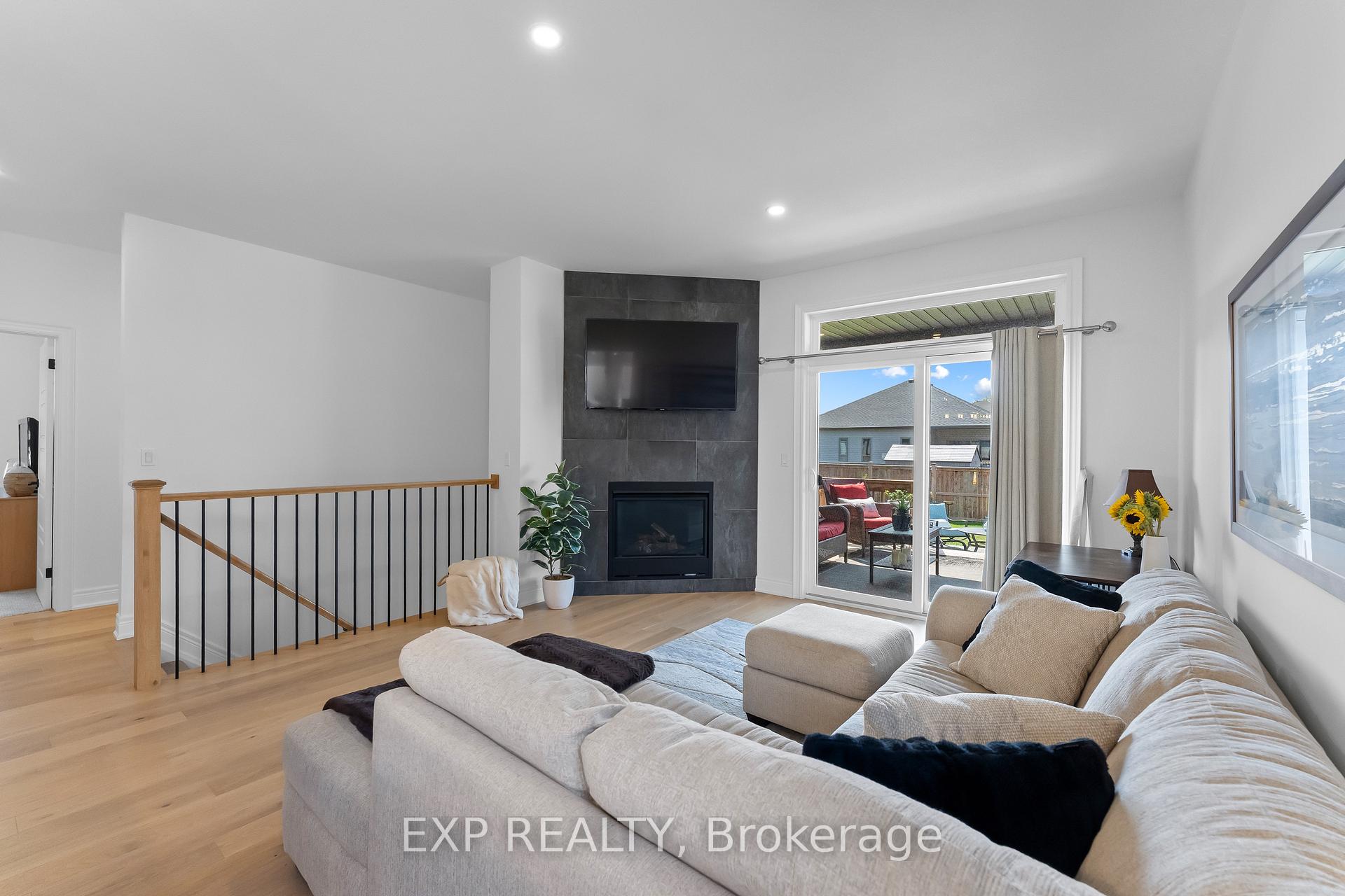 Photo 4 of 747 Gaiser Road, Welland, Coyle Creek — HOMEH