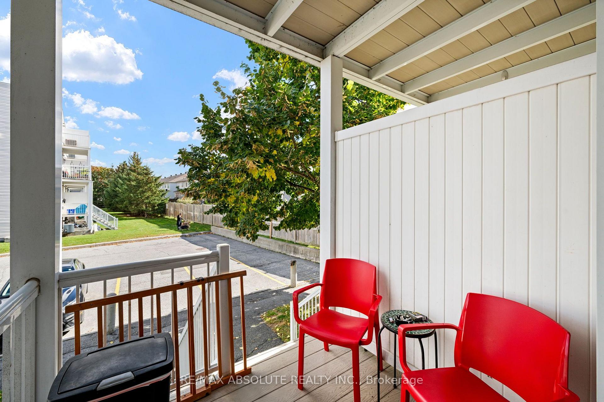 Photo 2 of Unit 2, 908 Longfields Drive, Ottawa, Barrhaven - Longfields — HOMEH