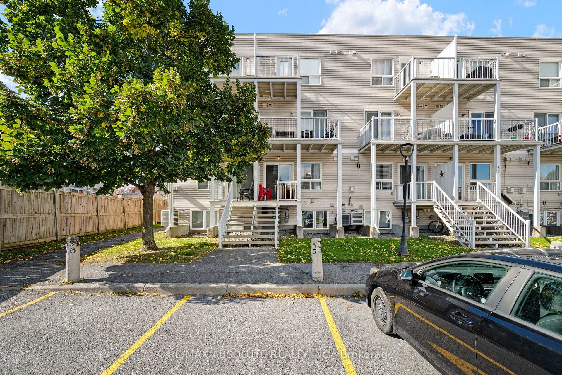 Photo 3 of Unit 2, 908 Longfields Drive, Ottawa, Barrhaven - Longfields — HOMEH