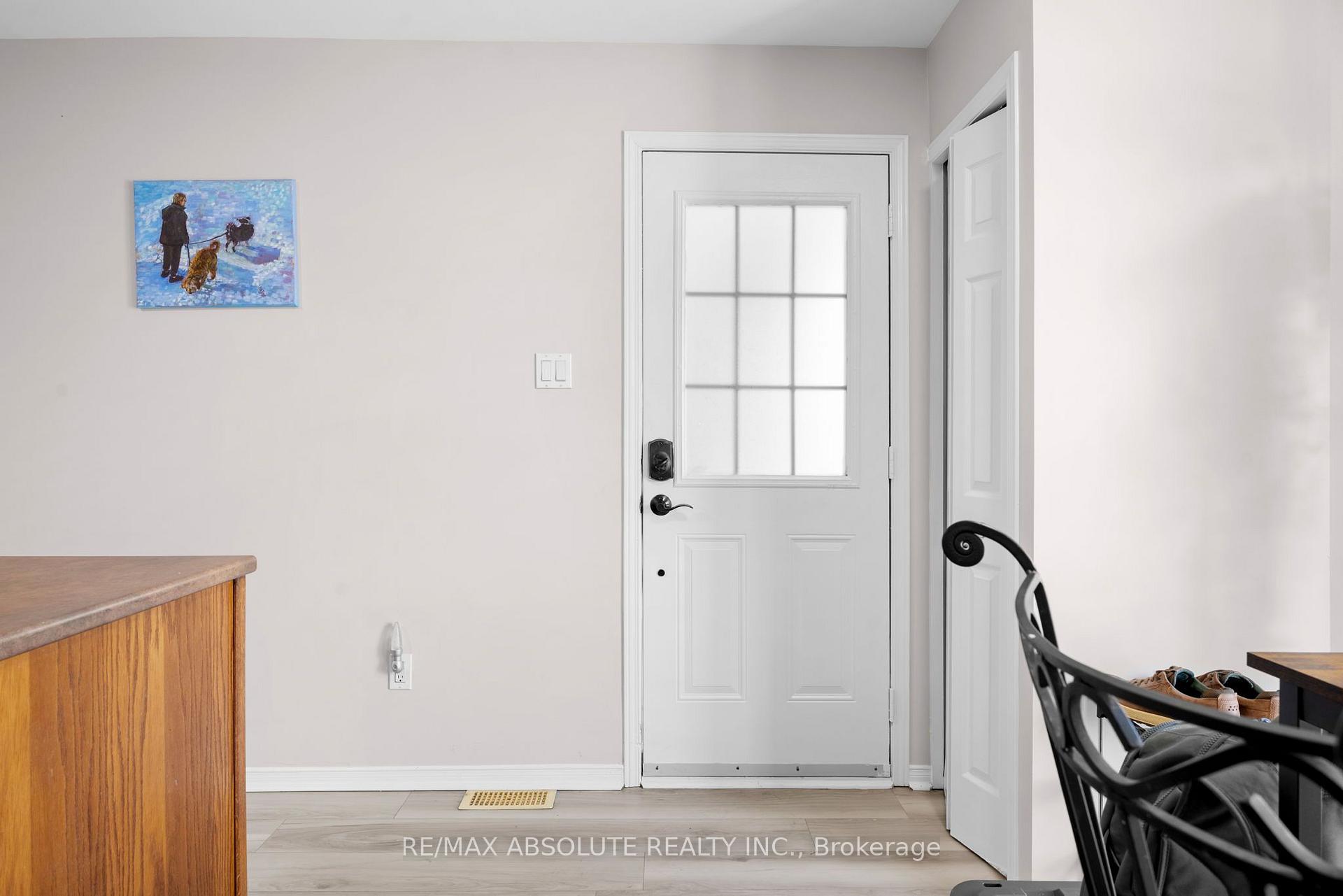 Photo 4 of Unit 2, 908 Longfields Drive, Ottawa, Barrhaven - Longfields — HOMEH