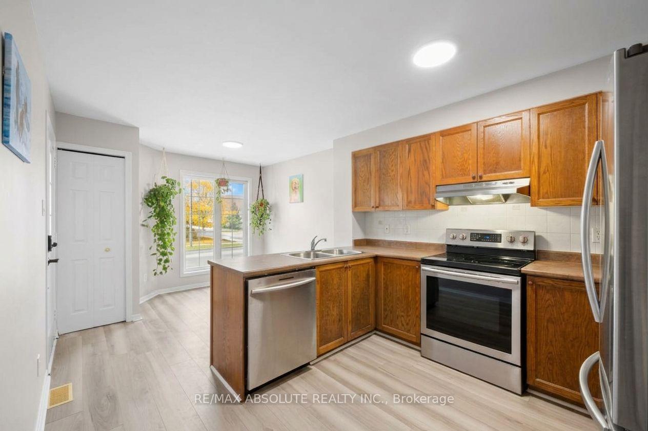 Photo 7 of Unit 2, 908 Longfields Drive, Ottawa, Barrhaven - Longfields — HOMEH