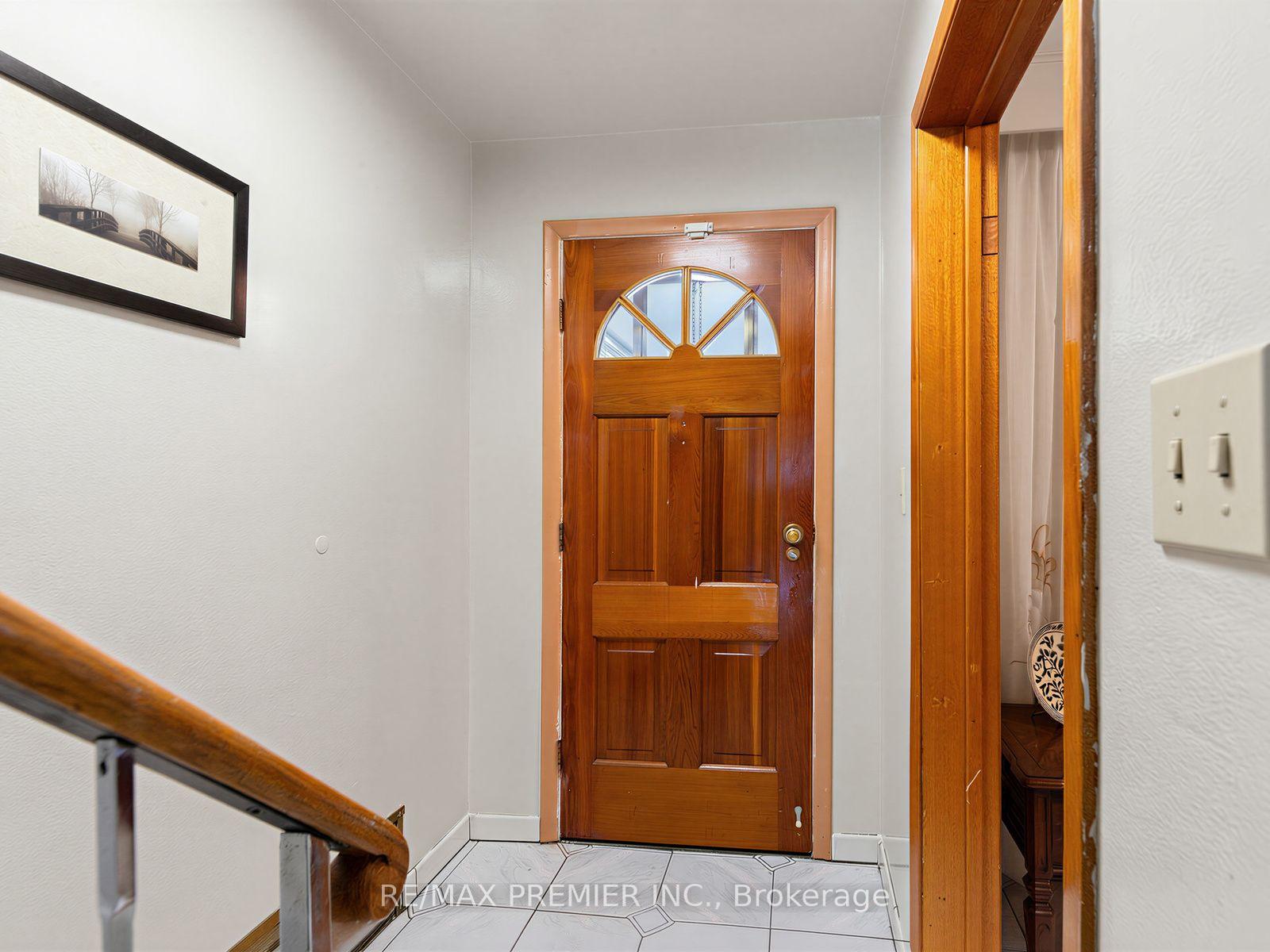Photo 4 of 155 Ascot Avenue, Toronto, Corso Italia-Davenport — HOMEH