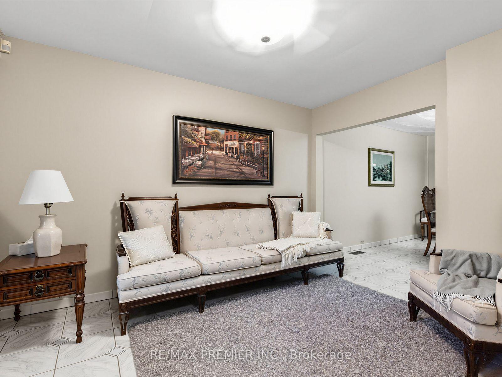 Photo 5 of 155 Ascot Avenue, Toronto, Corso Italia-Davenport — HOMEH