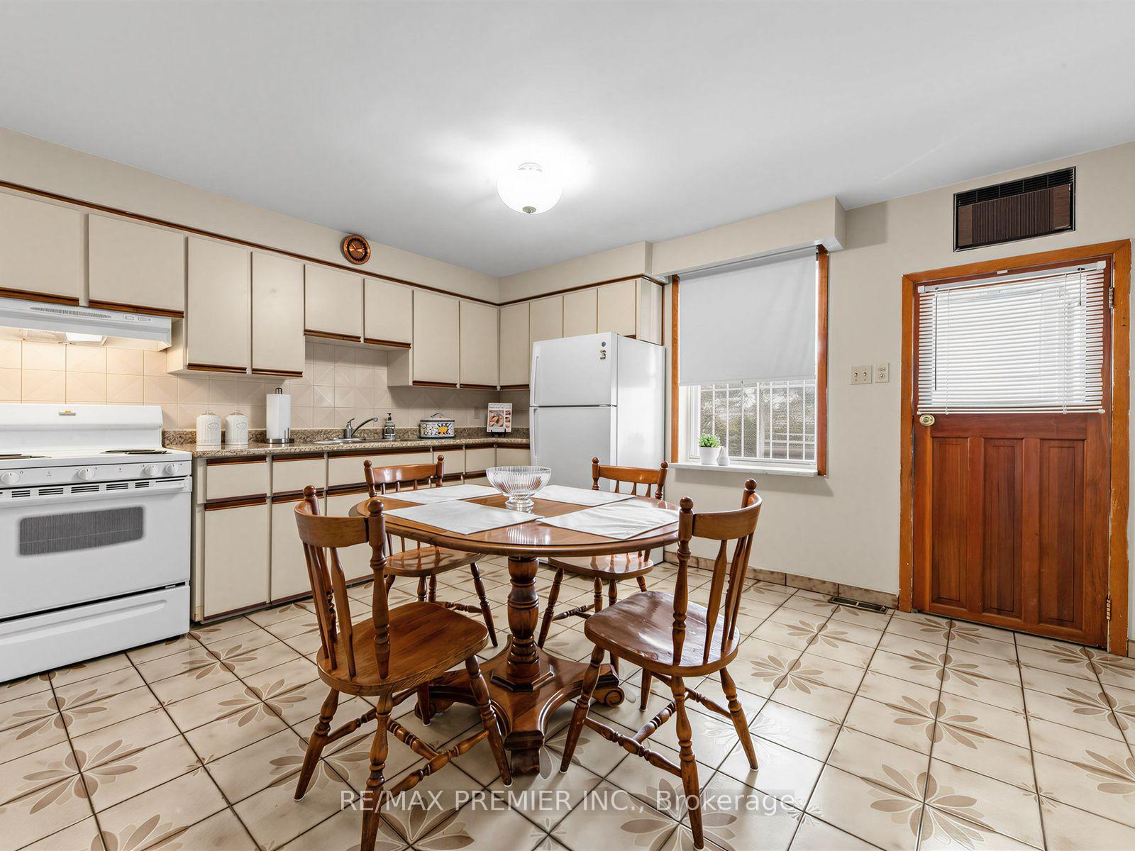 Photo 10 of 155 Ascot Avenue, Toronto, Corso Italia-Davenport — HOMEH