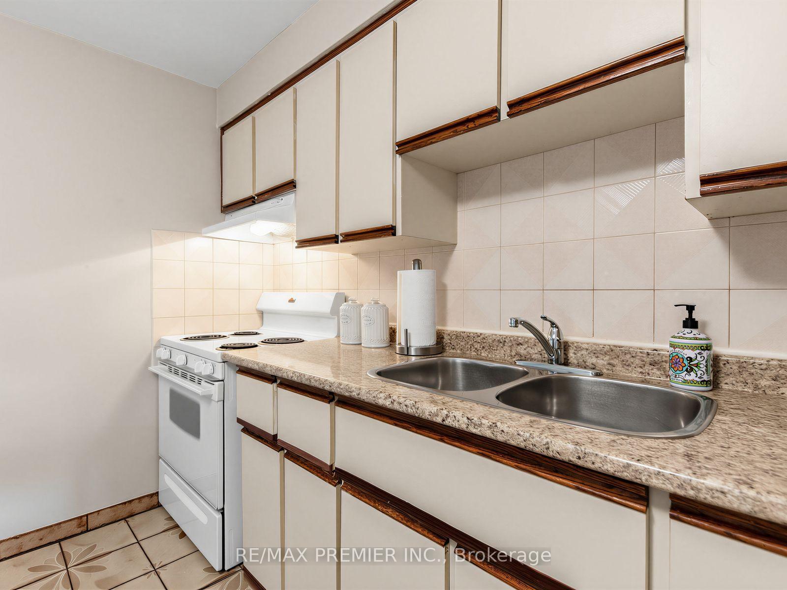 Photo 12 of 155 Ascot Avenue, Toronto, Corso Italia-Davenport — HOMEH