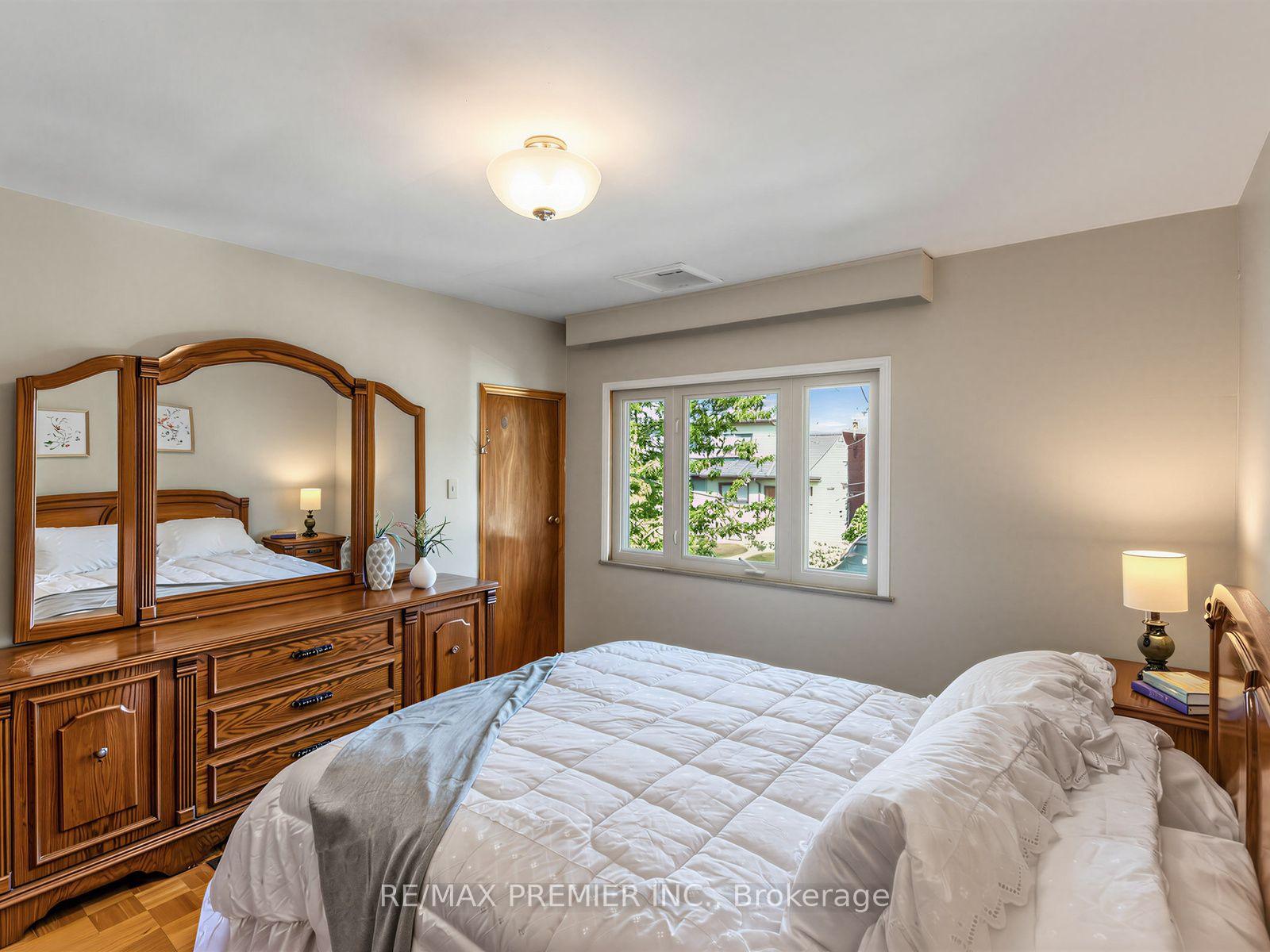 Photo 17 of 155 Ascot Avenue, Toronto, Corso Italia-Davenport — HOMEH