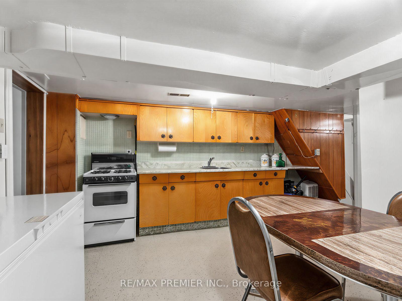 Photo 23 of 155 Ascot Avenue, Toronto, Corso Italia-Davenport — HOMEH