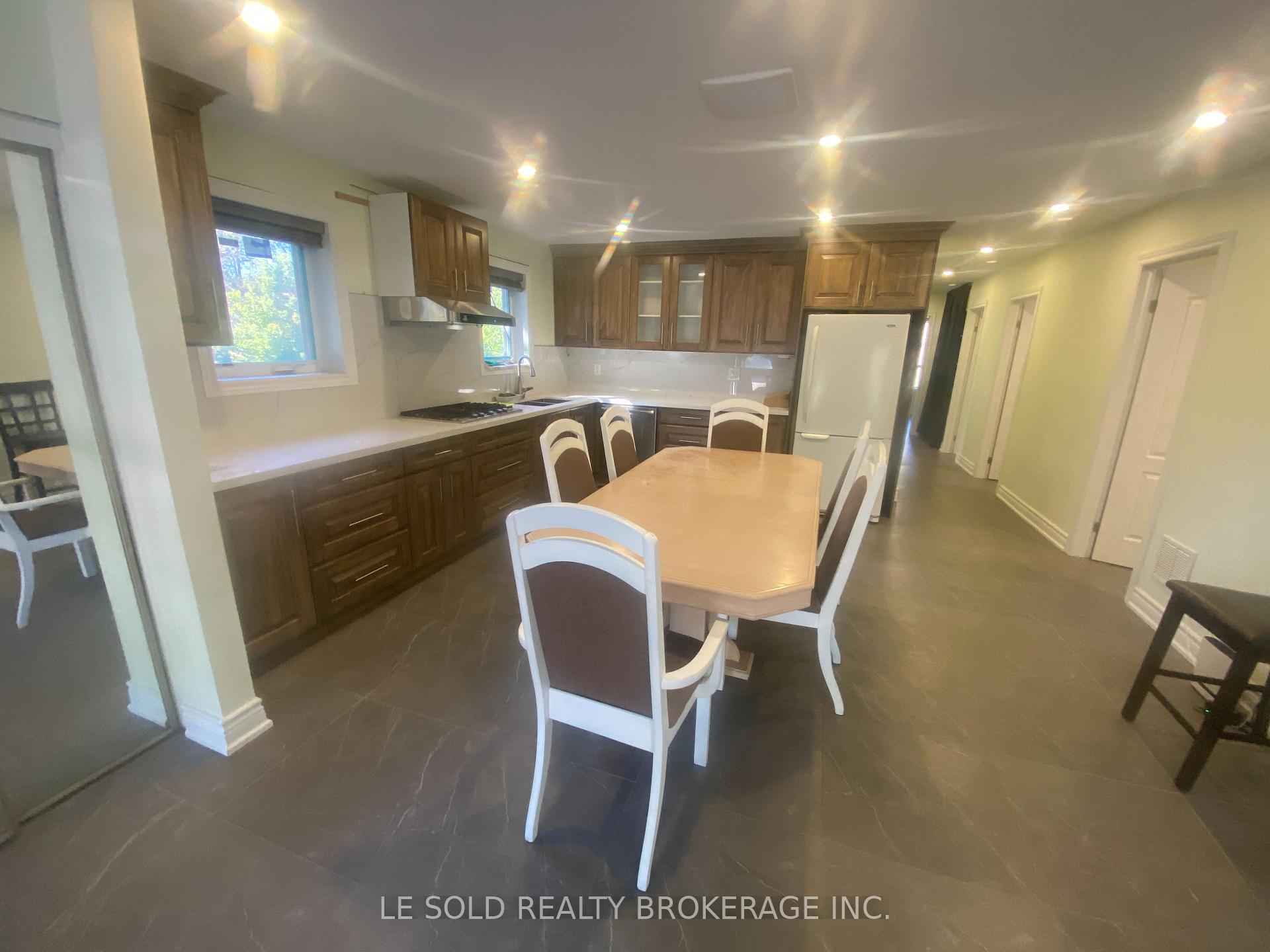 Photo 24 of Unit Upper, 2 Chipwood Crescent, North York, Pleasant View — HOMEH