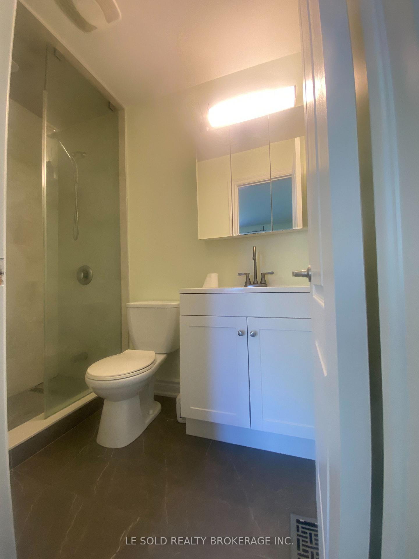 Photo 84 of Unit Upper, 2 Chipwood Crescent, North York, Pleasant View — HOMEH