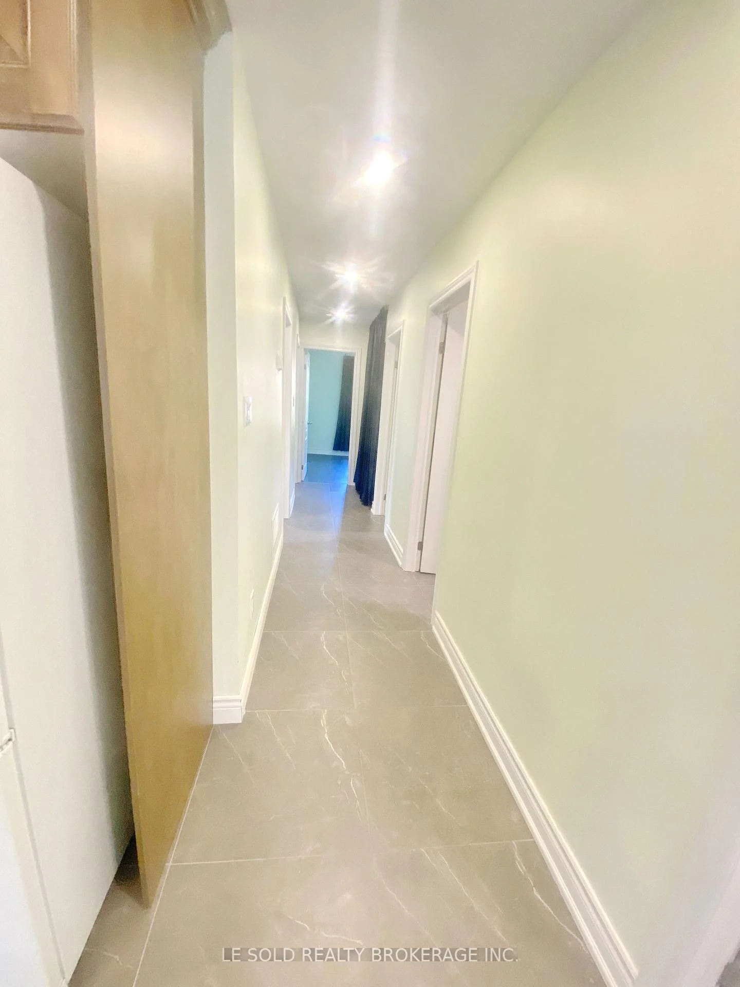 Photo 43 of Unit Upper, 2 Chipwood Crescent, North York, Pleasant View — HOMEH