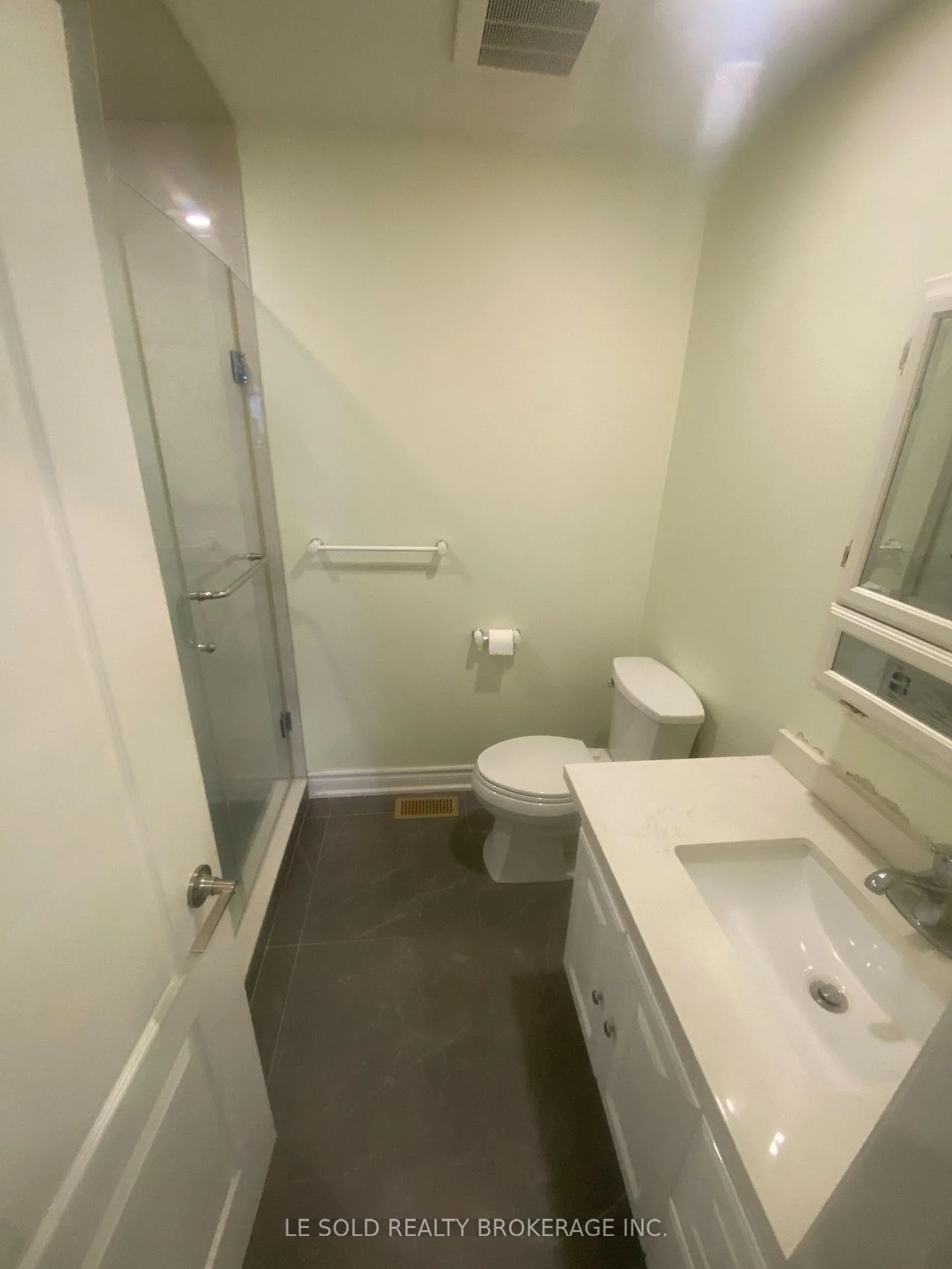 Photo 50 of Unit Upper, 2 Chipwood Crescent, North York, Pleasant View — HOMEH