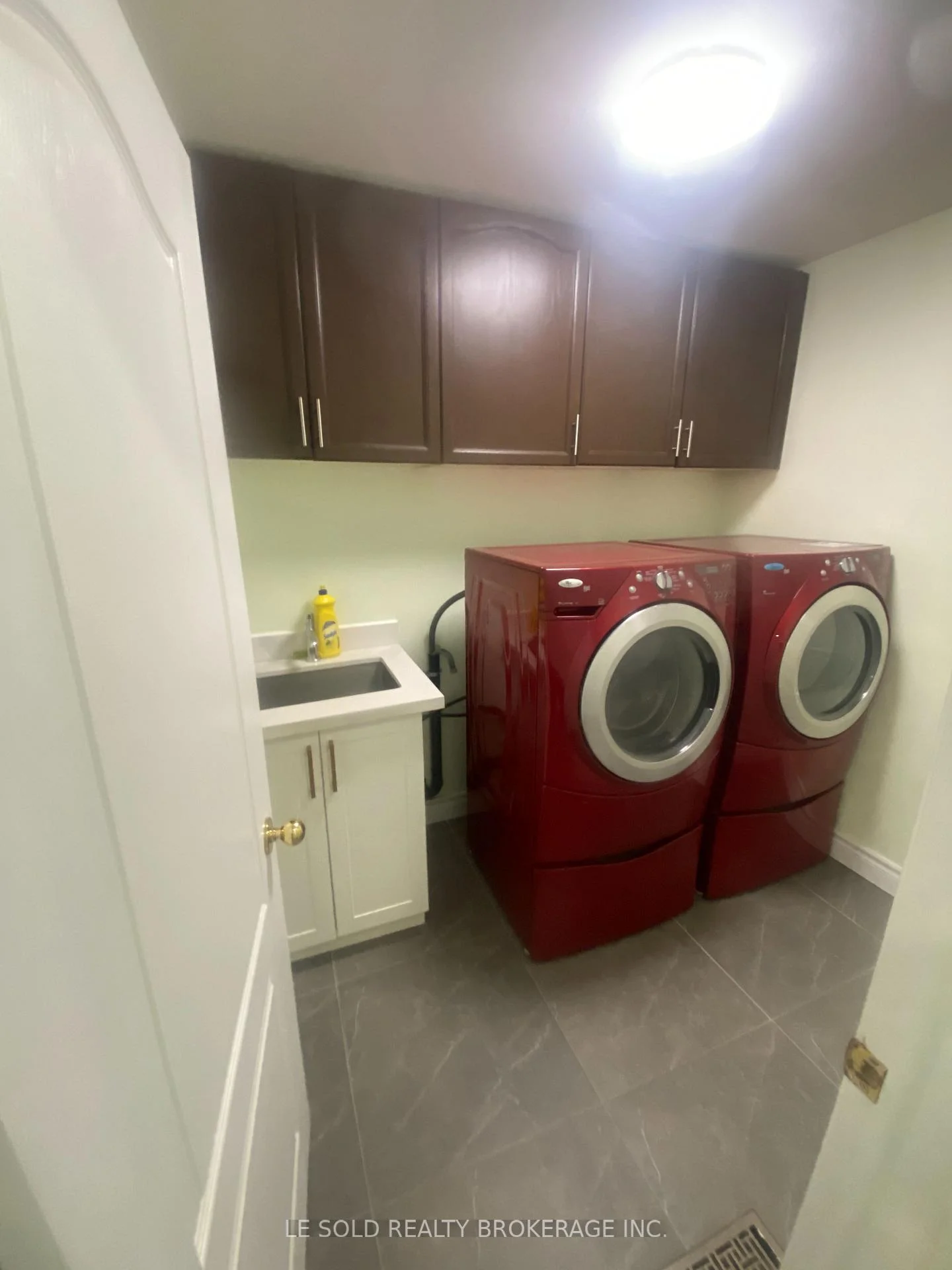 Photo 51 of Unit Upper, 2 Chipwood Crescent, North York, Pleasant View — HOMEH
