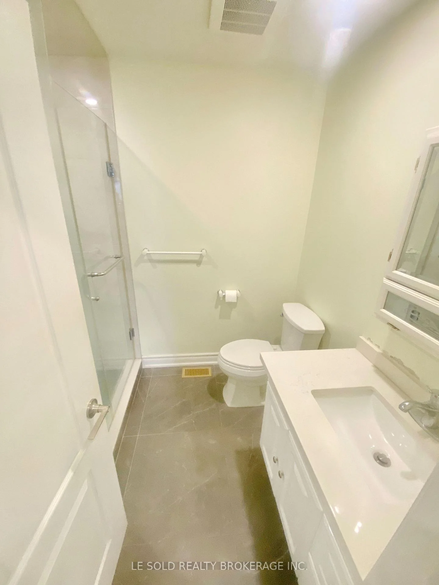 Photo 63 of Unit Upper, 2 Chipwood Crescent, North York, Pleasant View — HOMEH
