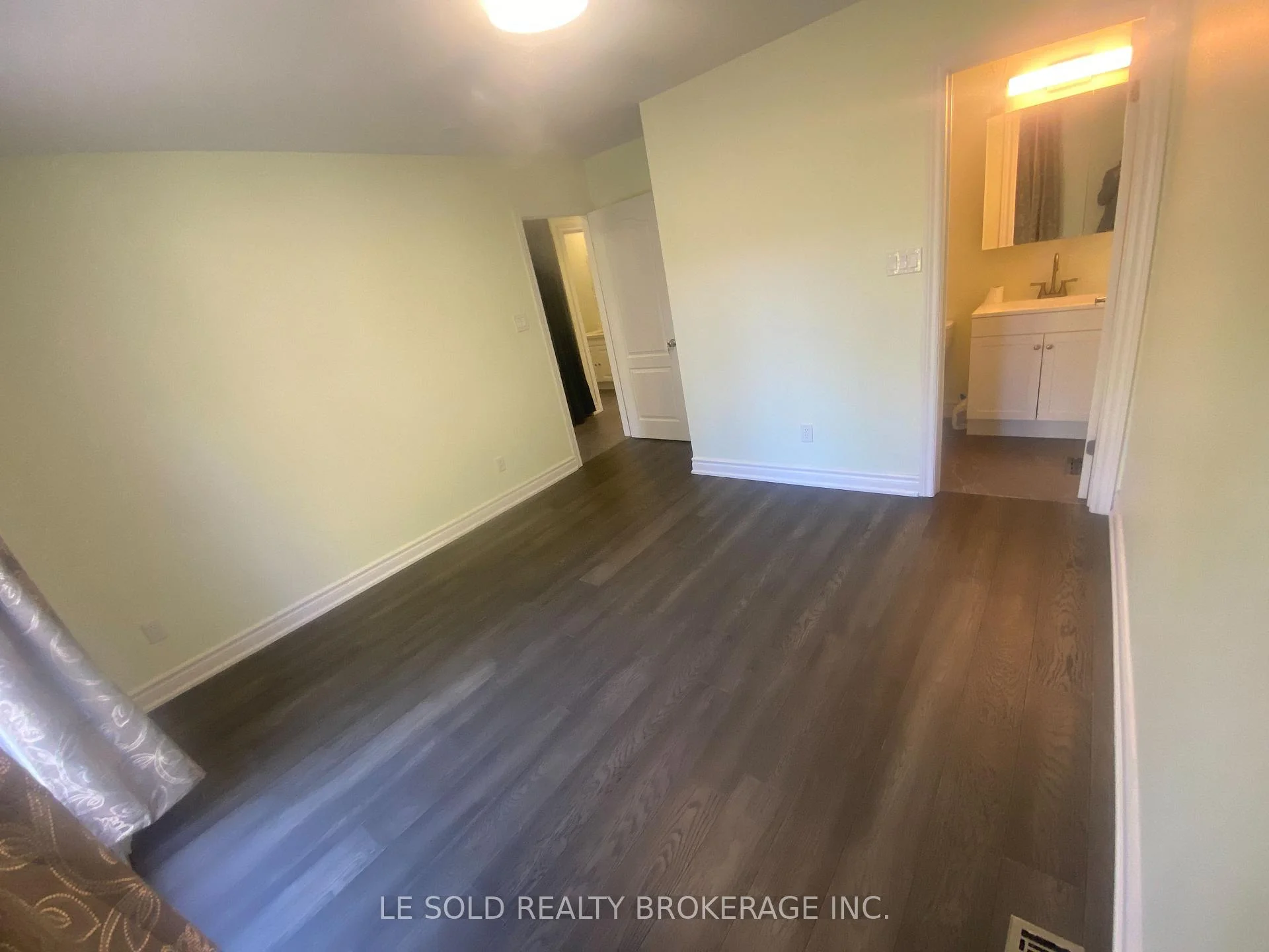 Photo 81 of Unit Upper, 2 Chipwood Crescent, North York, Pleasant View — HOMEH