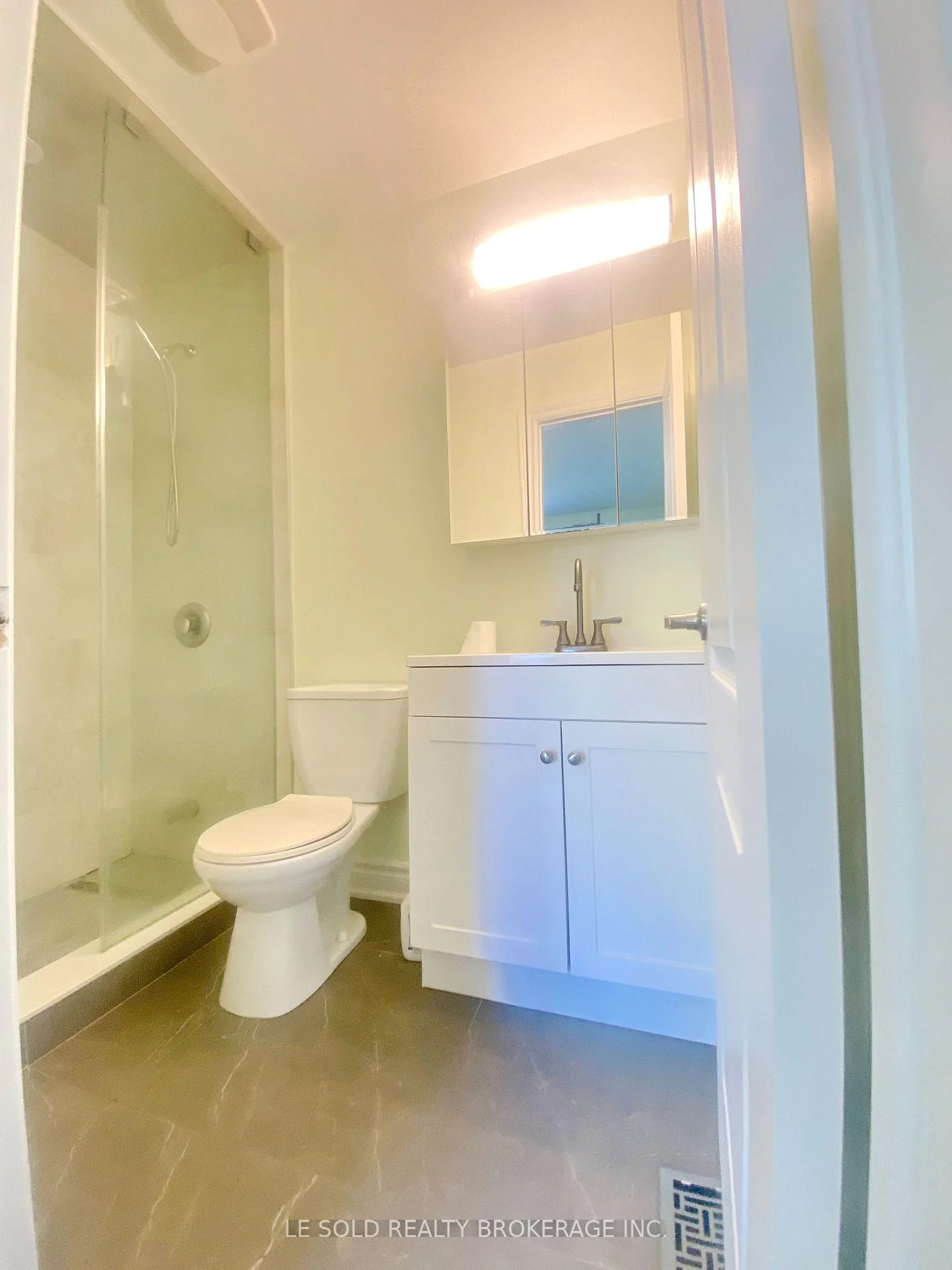 Photo 88 of Unit Upper, 2 Chipwood Crescent, North York, Pleasant View — HOMEH