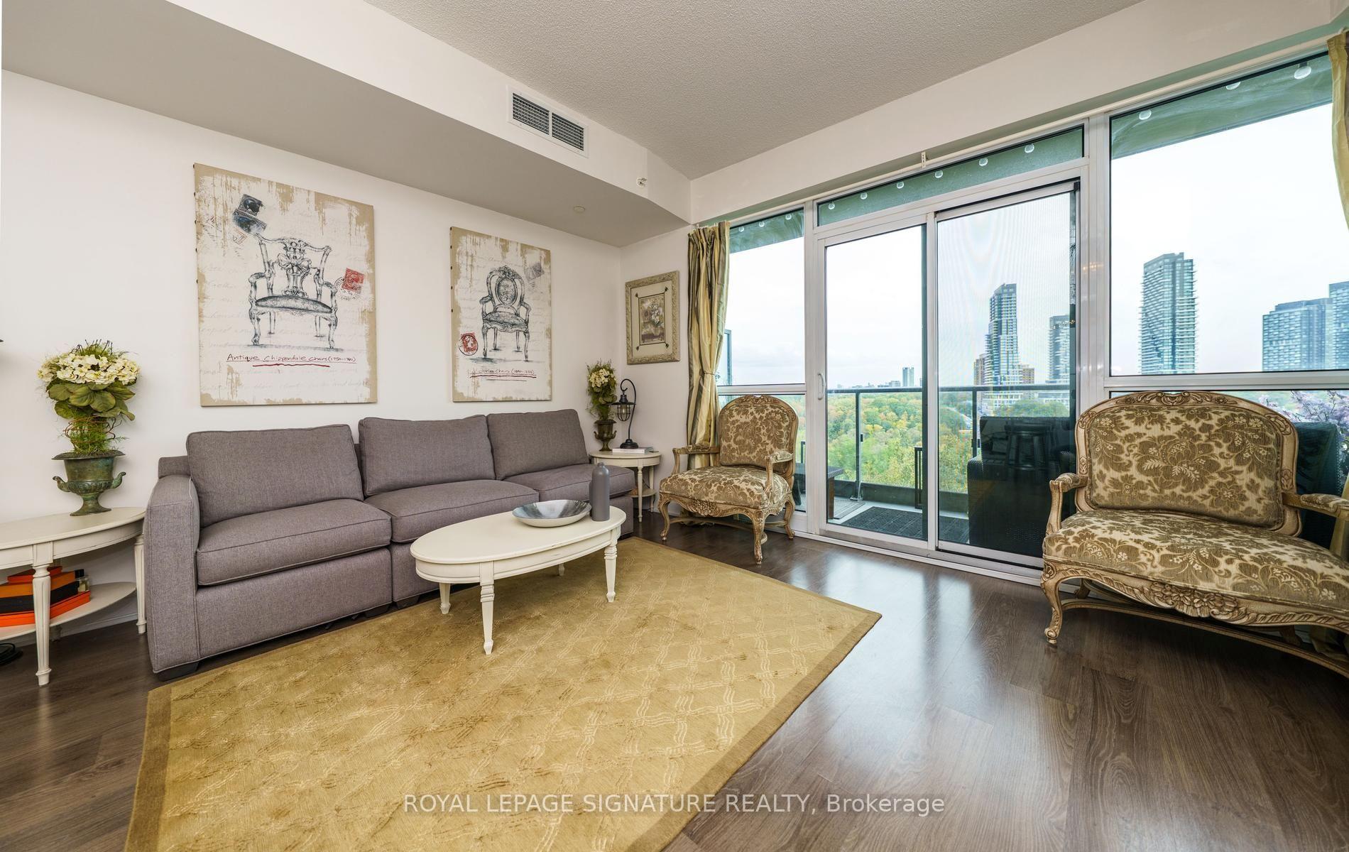Photo of Unit 618, 160 Vanderhoof Avenue