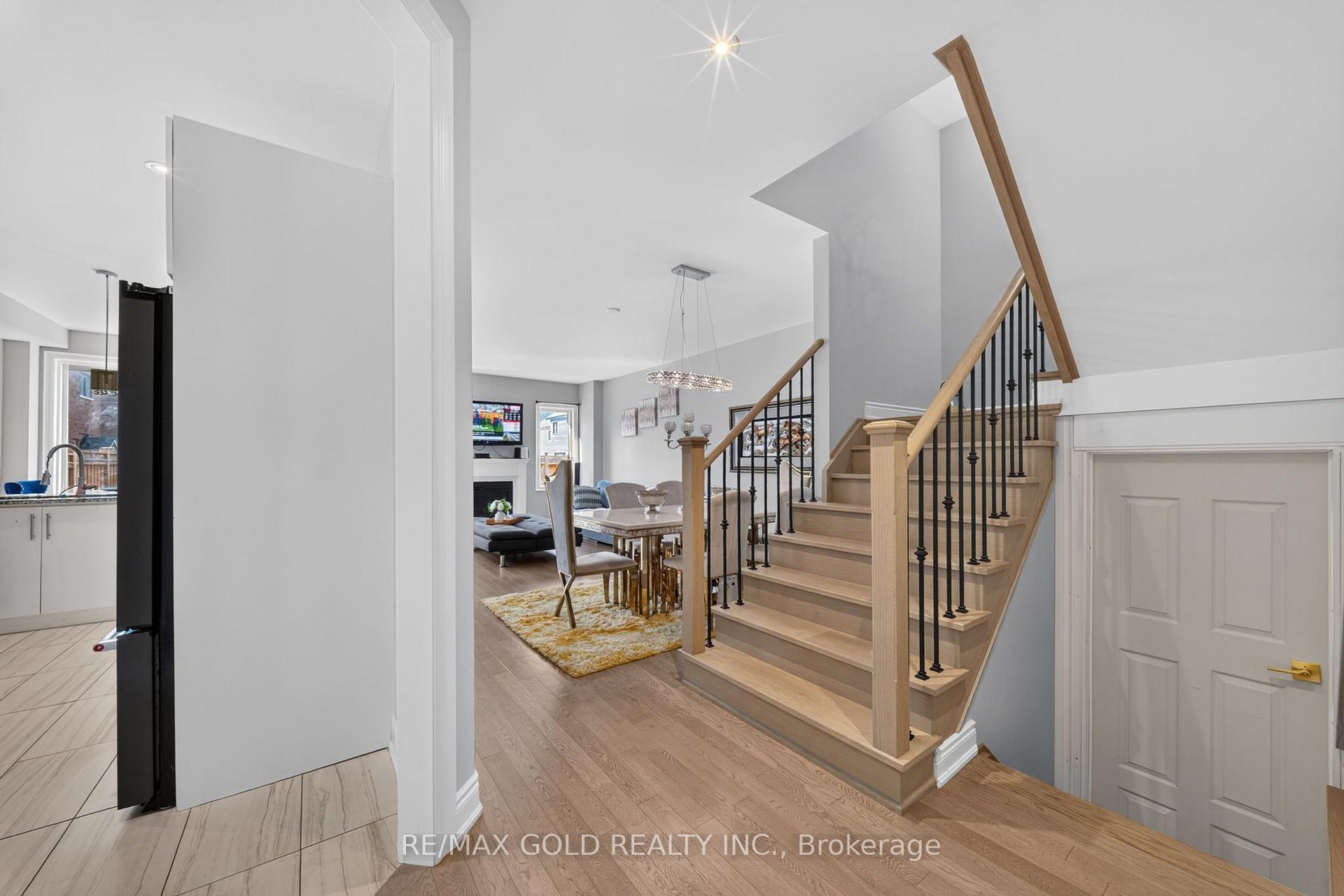 Photo 8 of 236 Eighth Avenue, New Tecumseth, Alliston — HOMEH