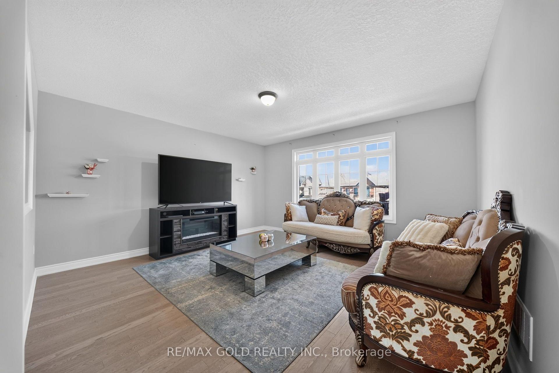 Photo 21 of 236 Eighth Avenue, New Tecumseth, Alliston — HOMEH
