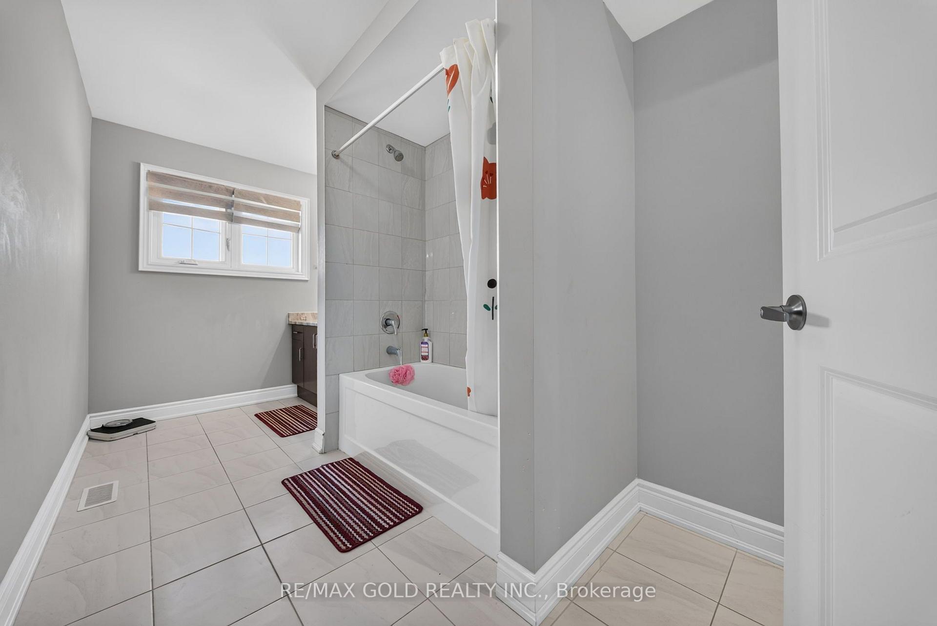 Photo 25 of 236 Eighth Avenue, New Tecumseth, Alliston — HOMEH