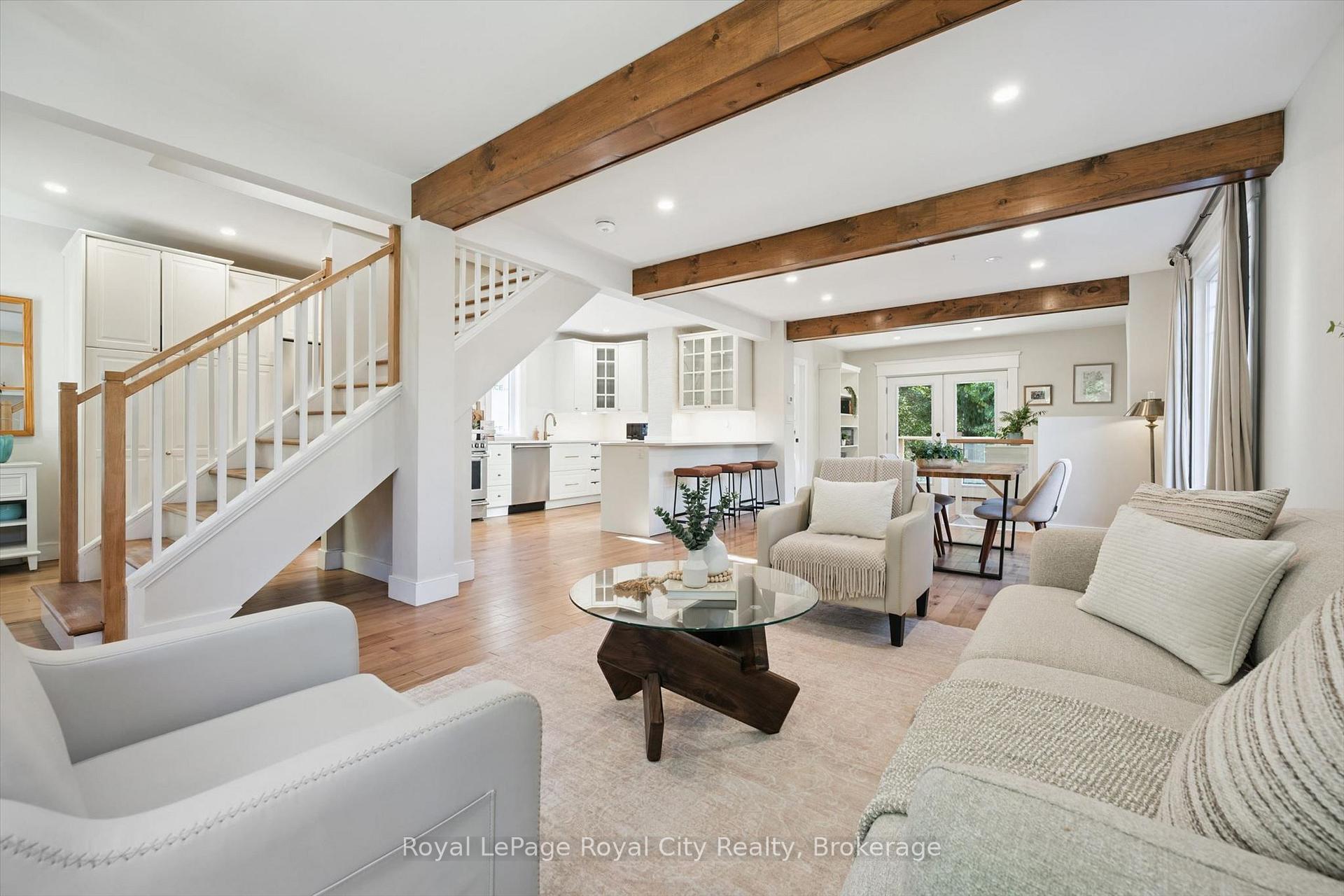 Photo of 31 James Street W