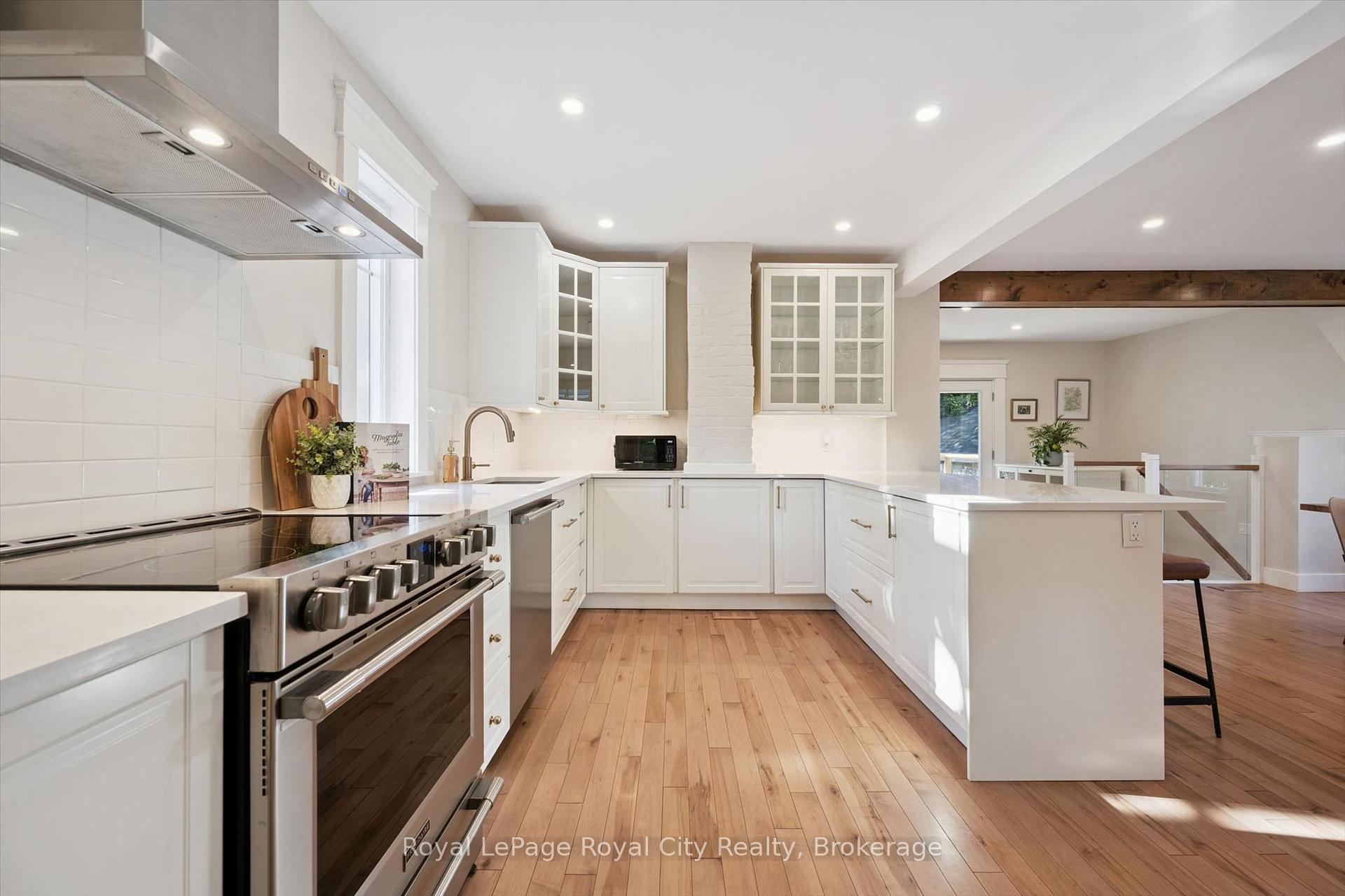 Photo 10 of 31 James Street W, Guelph, Dovercliffe Park/Old University — HOMEH