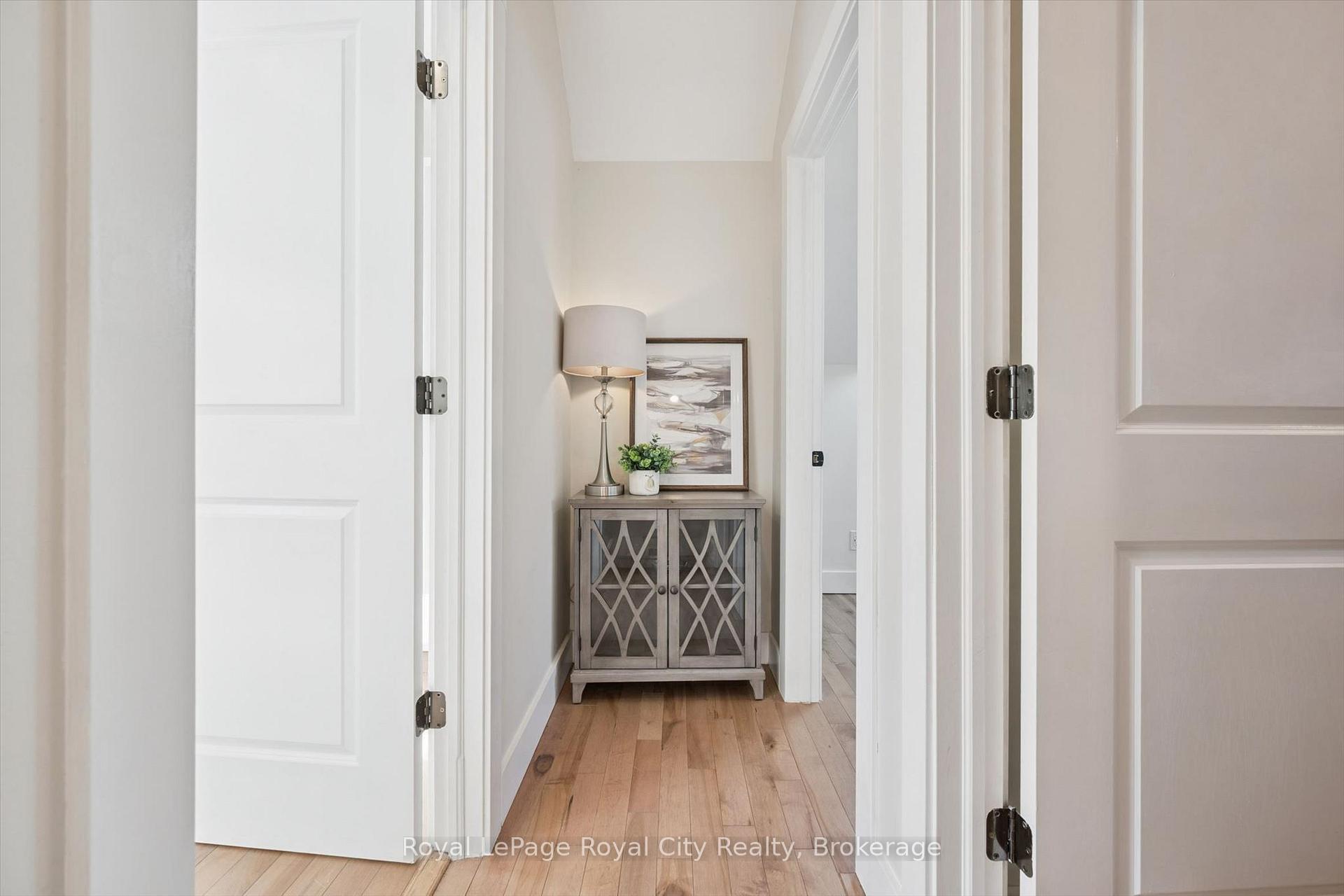 Photo 19 of 31 James Street W, Guelph, Dovercliffe Park/Old University — HOMEH