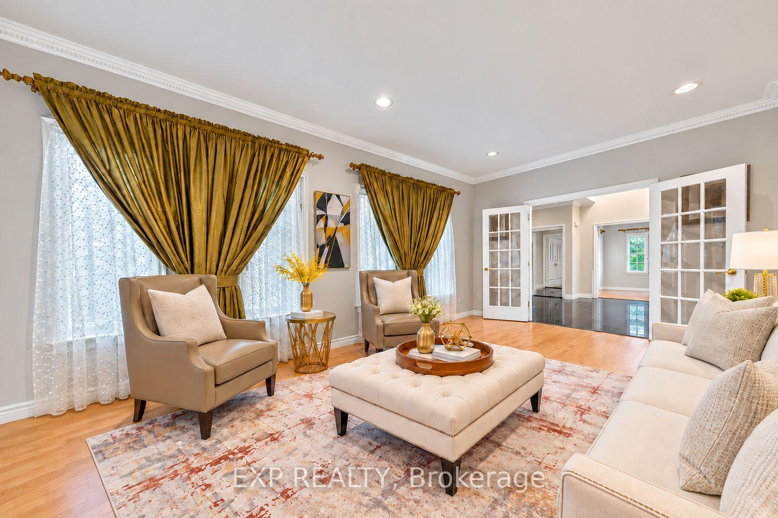 Photo 6 of 2 Shallmar Gardens, Richmond Hill, Bayview Hill — HOMEH