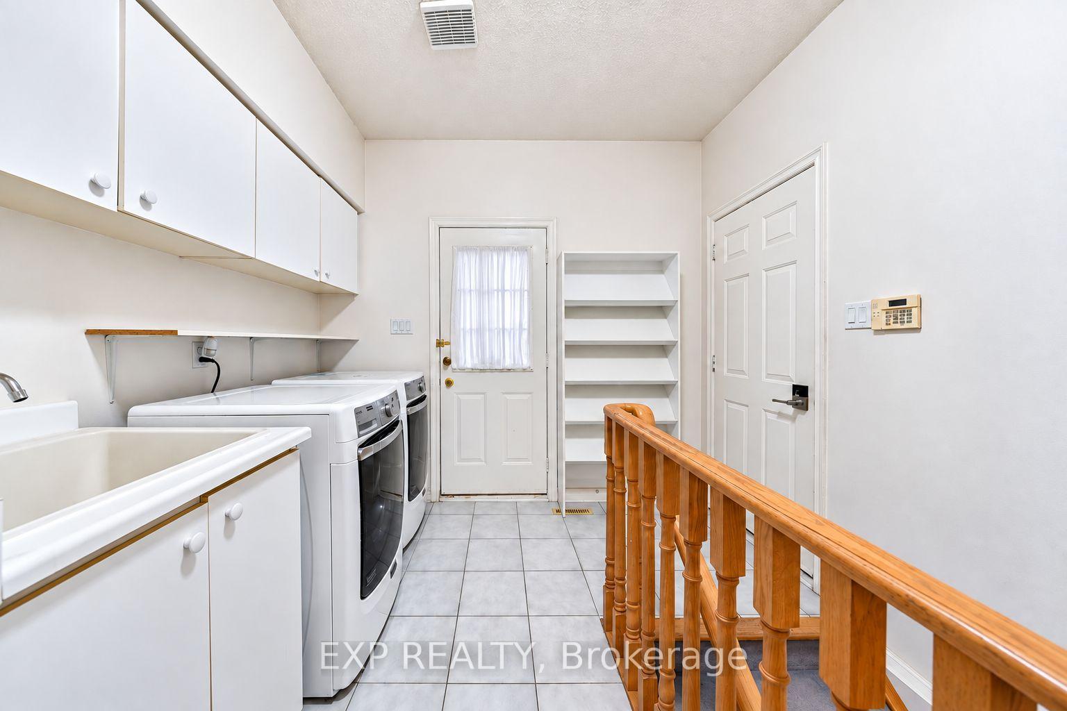 Photo 21 of 2 Shallmar Gardens, Richmond Hill, Bayview Hill — HOMEH
