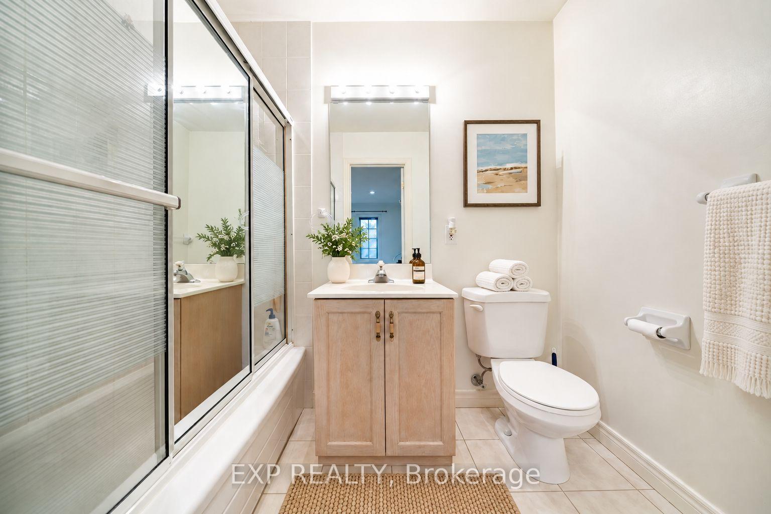 Photo 31 of 2 Shallmar Gardens, Richmond Hill, Bayview Hill — HOMEH
