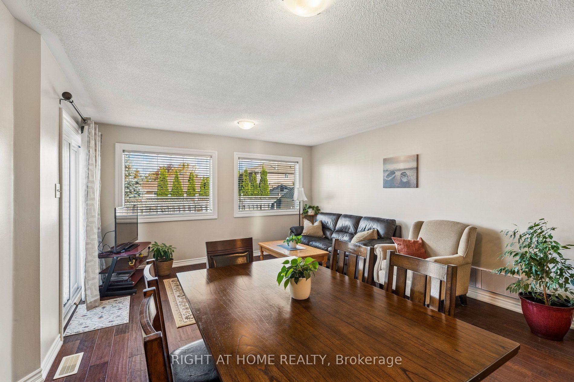 Photo 8 of 12 Player Drive, Barrie, East Bayfield — HOMEH