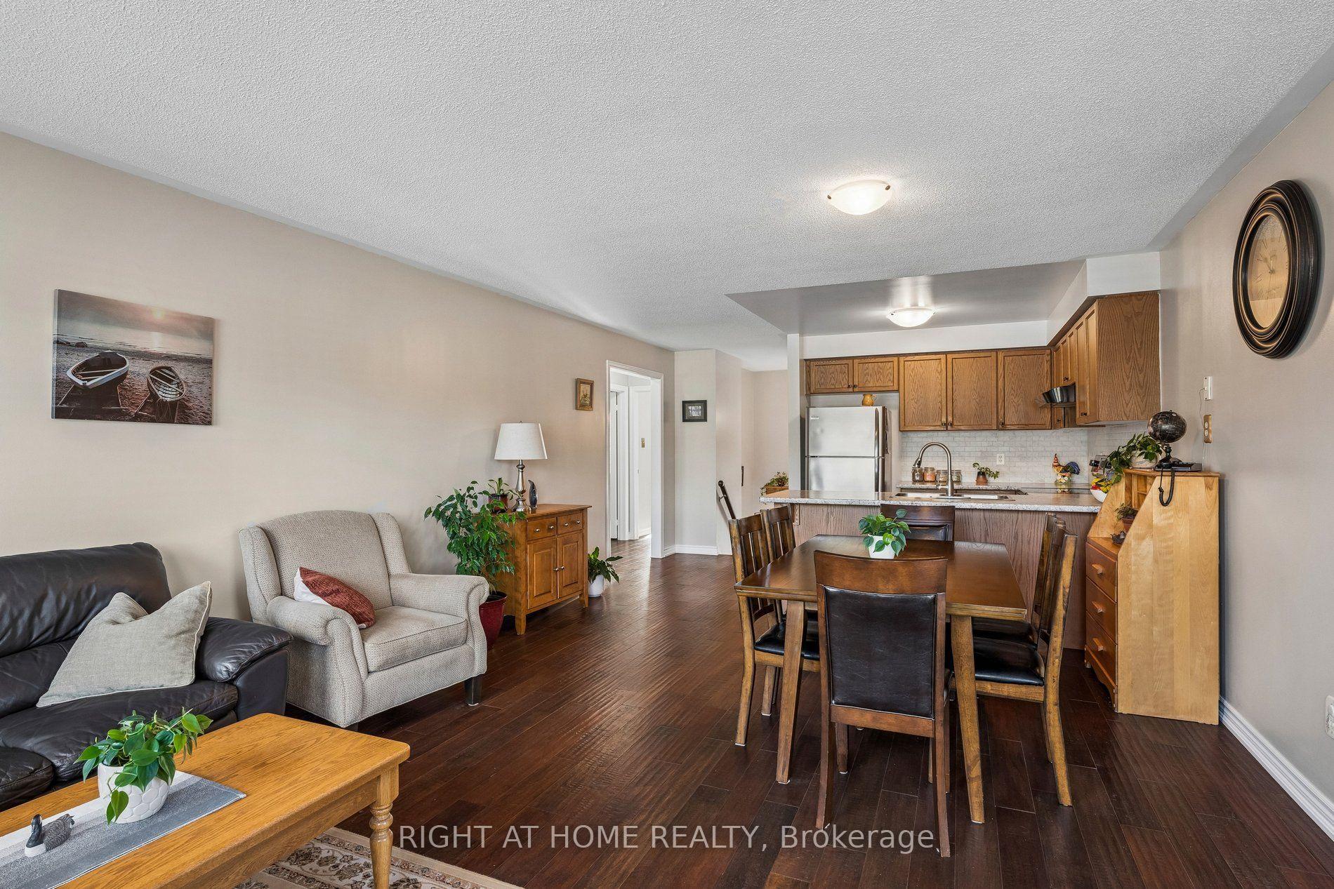 Photo 10 of 12 Player Drive, Barrie, East Bayfield — HOMEH