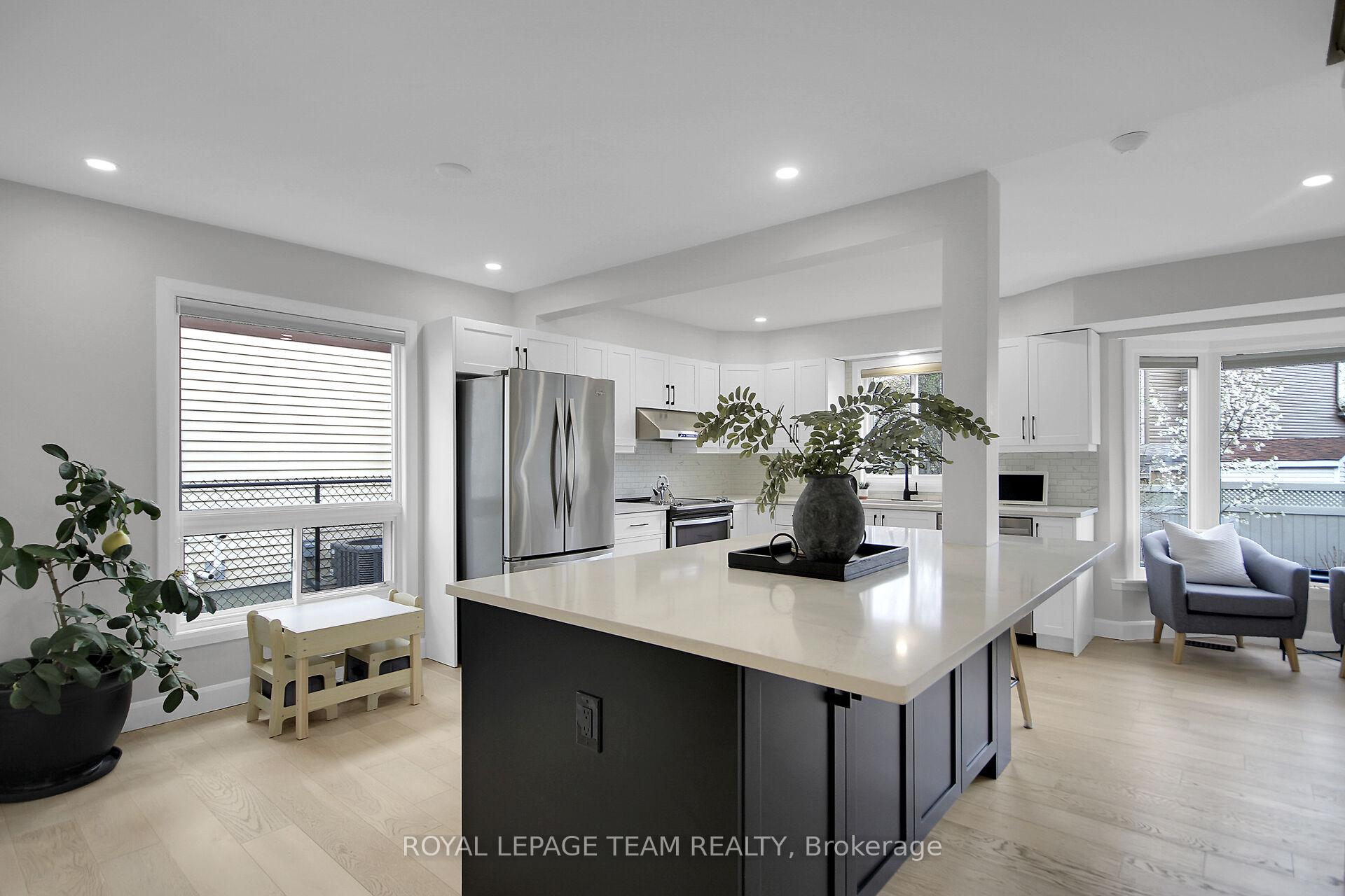 Photo 18 of 47 Dossetter Way, Ottawa, Hunt Club Park — HOMEH
