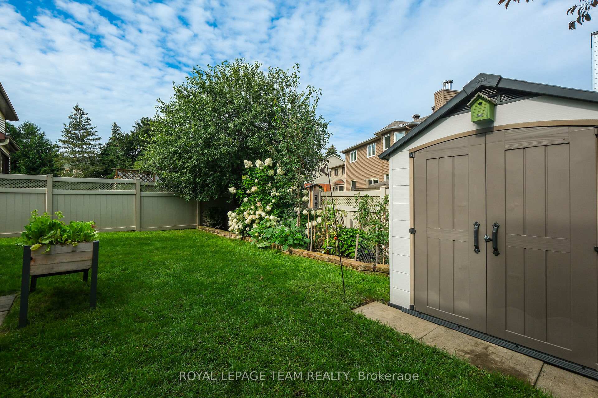 Photo 38 of 47 Dossetter Way, Ottawa, Hunt Club Park — HOMEH